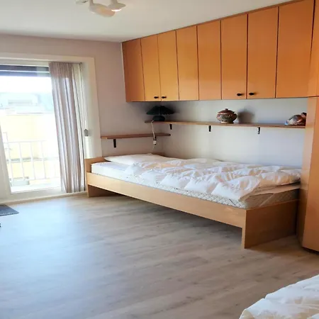 Attic In By The Beach, Cleaning Included 니우포르트