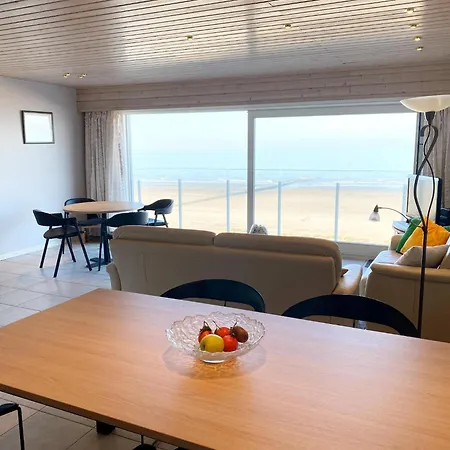 Attic In By The Beach, Cleaning Included *