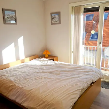 Attic In By The Beach, Cleaning Included 아파트