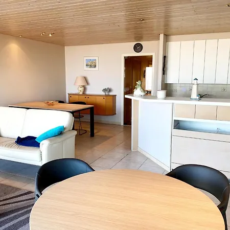 Attic In By The Beach, Cleaning Included Apartment *
